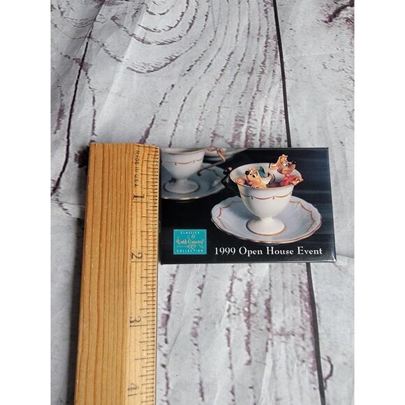 1999 Disney Cinderella GUS & JAQ Classics Collection Open House Event Pin Button - Picture 2 of 3